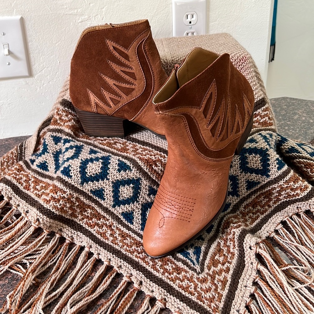 Lucky Brand Caramel Western Booties - Size 10